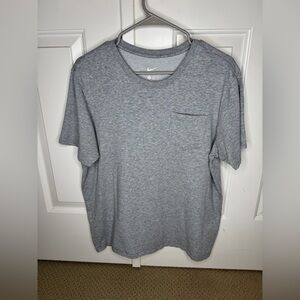Nike SB Dri-Fit Gray Pocket T-Shirt (Men’s Size Large)